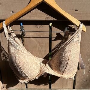 🎉NWT🎉 Victoria’s Secret Plunge Bra Sz 38DD